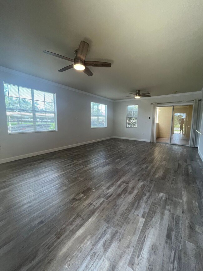 Foto del edificio - Newly updated 2 Bed / 2 Bath condo becomin...