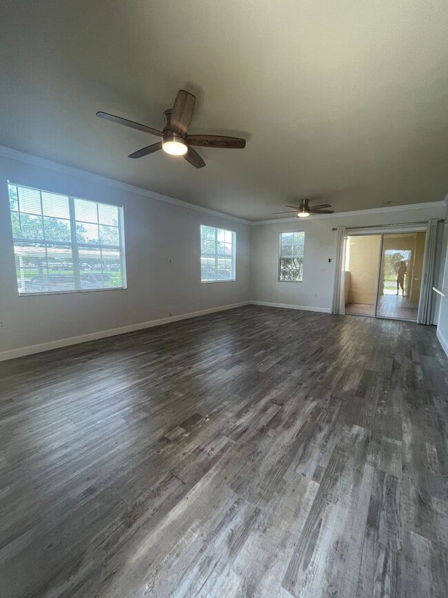 Building Photo - Newly updated 2 Bed / 2 Bath condo becomin...
