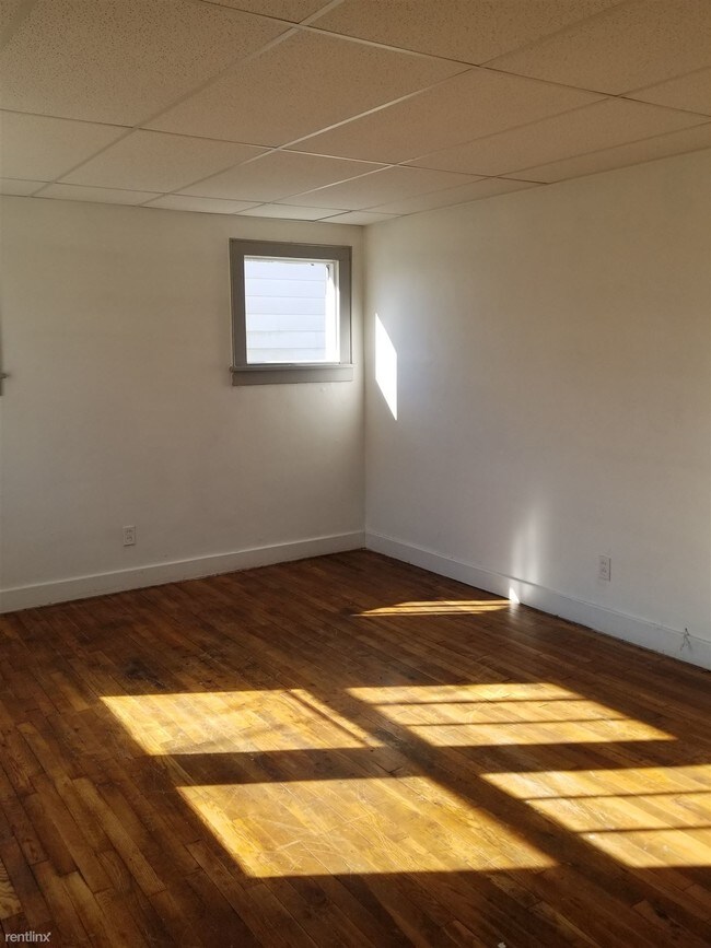 Building Photo - 3 br, 1 bath House - 5401 Nasser St