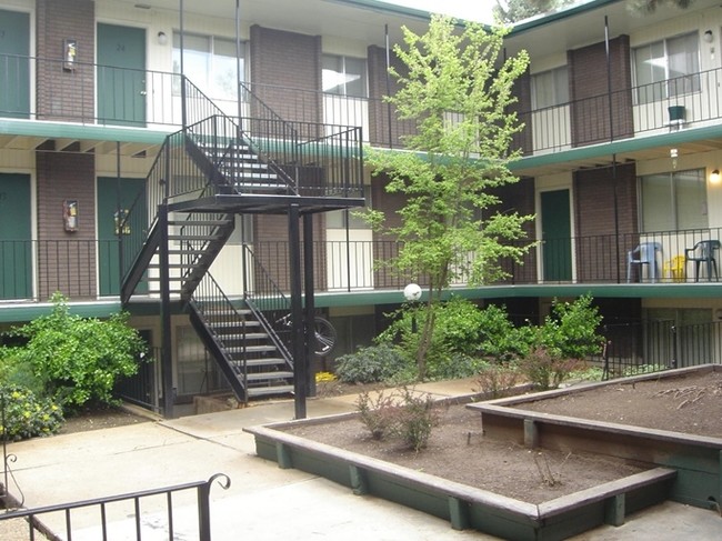 Primary Photo - Evergreen Apartments