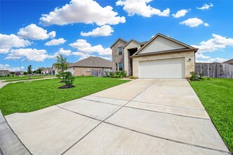 Building Photo - 26627 Ledgemont Dr