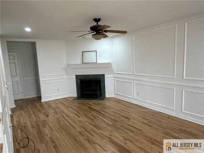 Building Photo - 352 Bowler Ct