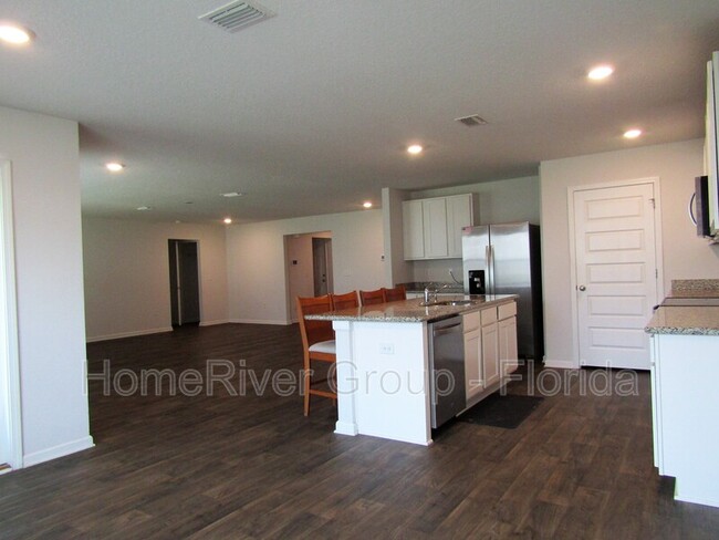 Foto del edificio - 5578 Guinevere Ln