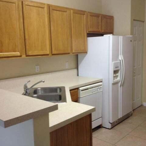 Building Photo - 824 Pipers Cay Dr