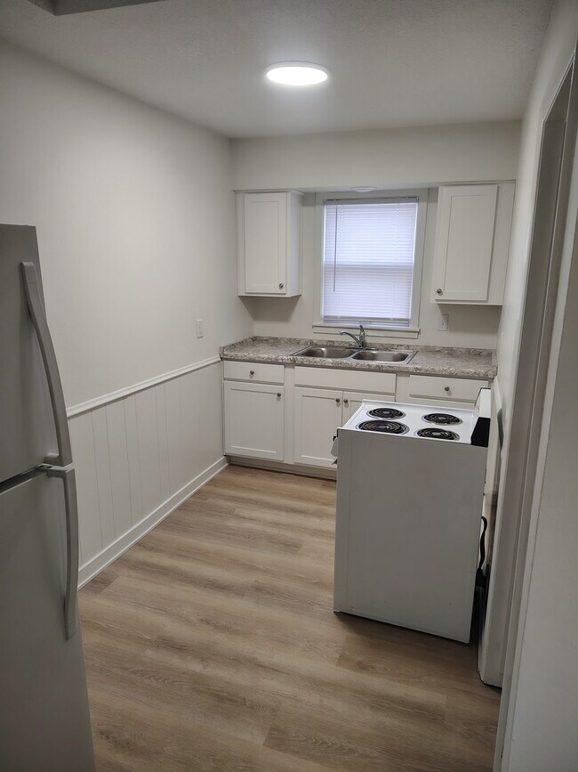 Foto del edificio - 403 1st Ave SE