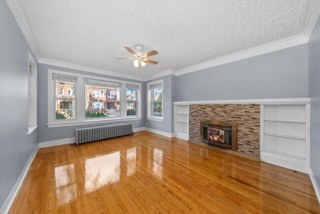 Building Photo - 6431 S Artesian Ave
