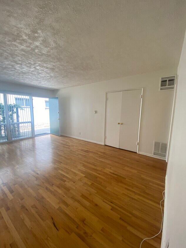 Primary Photo - 1428 Havenhurst Dr