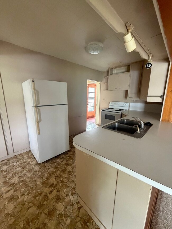 Building Photo - 3 Bed 2 Bath - Cassville
