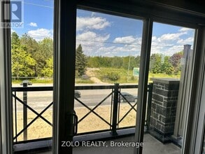 Building Photo - 10 Westmeath Ln