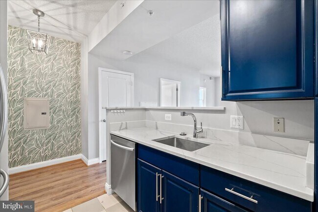 Foto del edificio - 11760 Sunrise Valley Dr