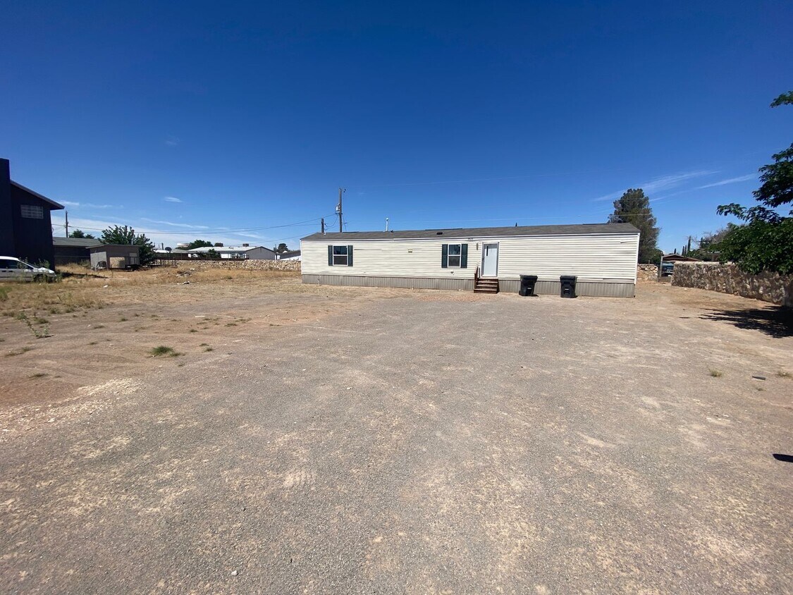 3525 Lyman Ln, El Paso, TX 79938 House Rental in El Paso, TX