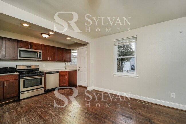 Building Photo - 8504 Willow Oak Rd