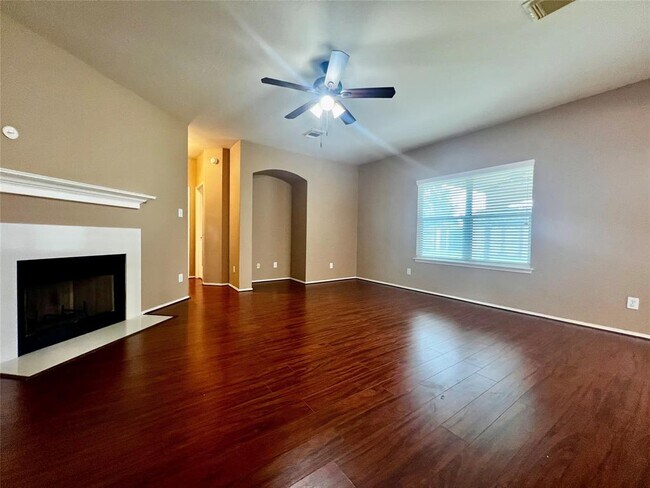 Foto del edificio - 6427 N Shore Bend