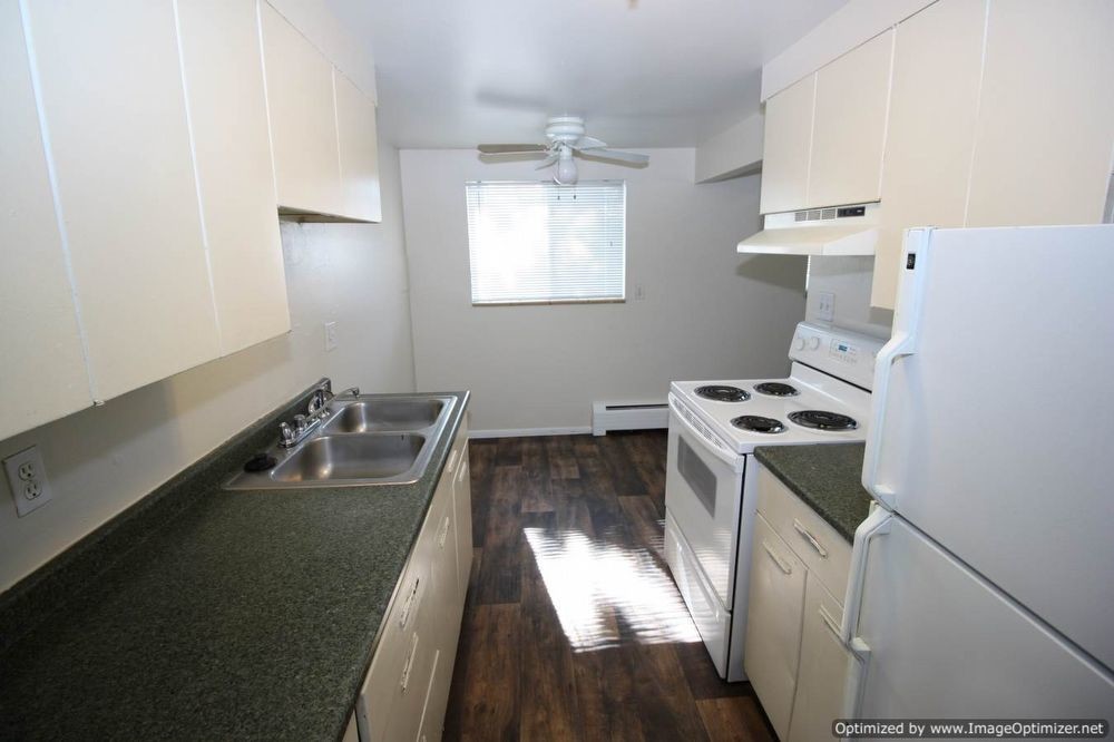Foto principal - 8780 Dawson St