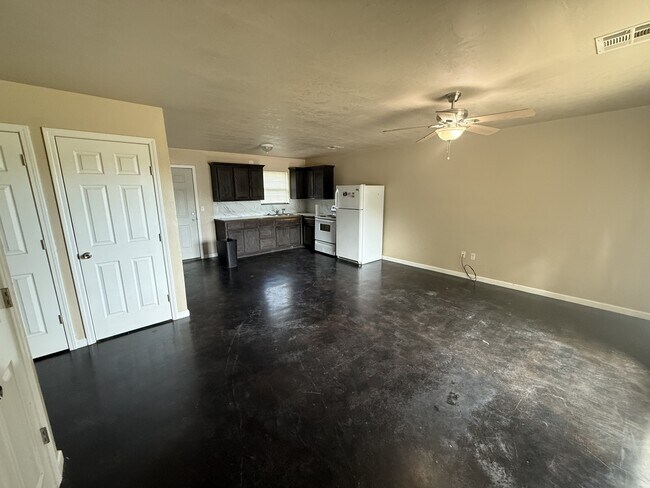 Foto del edificio - 1029 N Hickory Ave