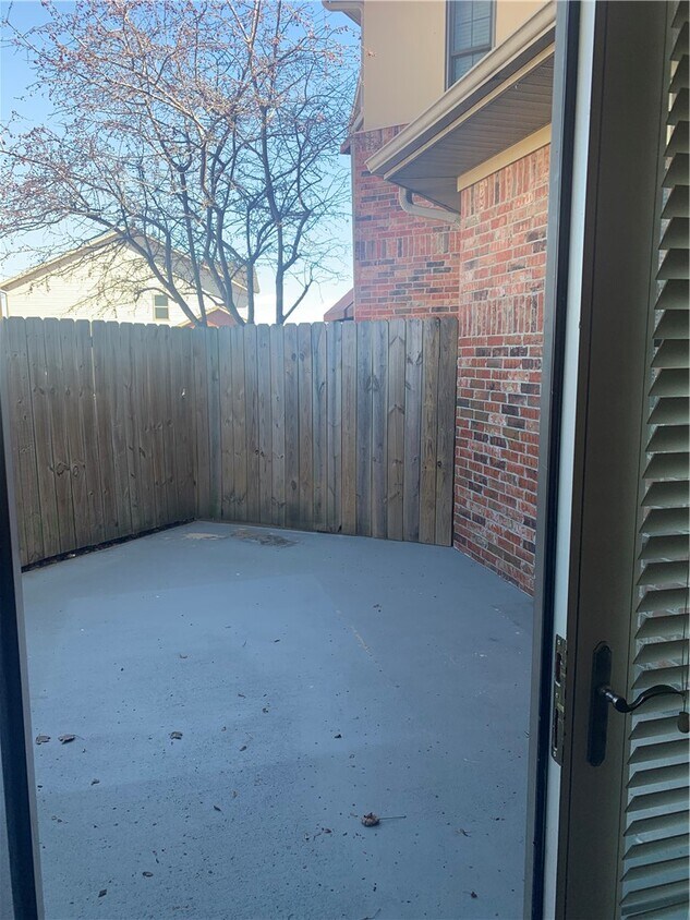 Building Photo - 2623 S Everest Ave