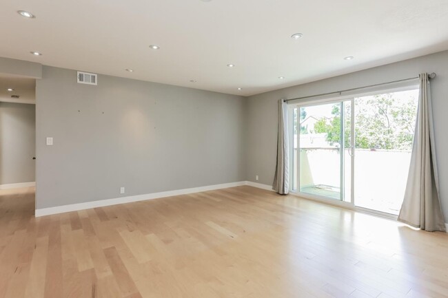 Building Photo - 44 Lodato Ave