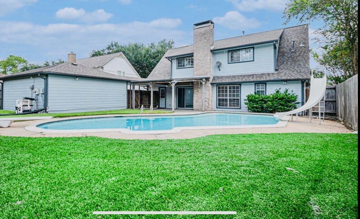 Foto principal - 15014 Hollydale Dr