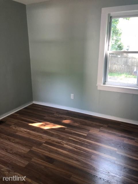 Building Photo - 3 br, 1 bath House - 114 Hazel St