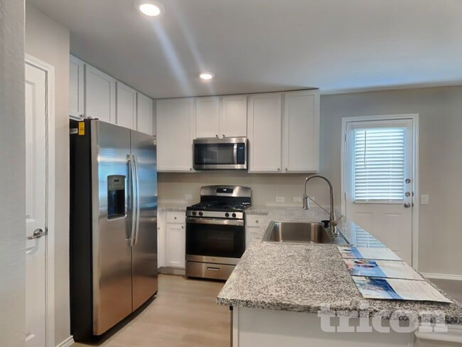 Foto del edificio - 7319 Rosada Way