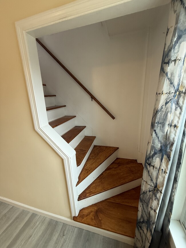 Stairs - 56 House St