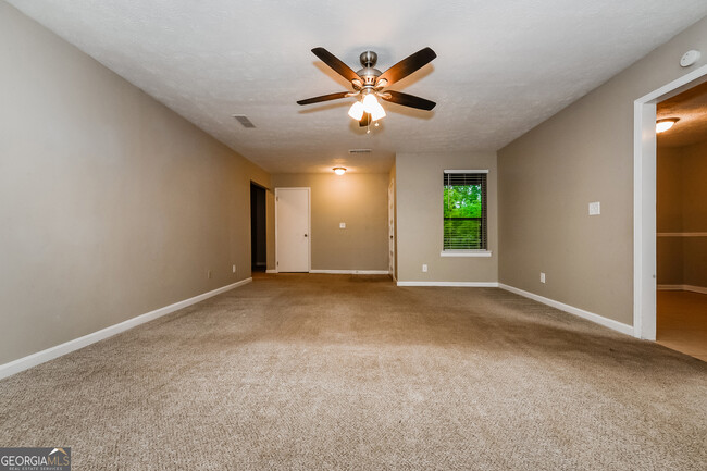 Building Photo - 5744 Mountain Park Way