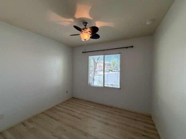 Building Photo - 1145 E Madera Grove Ln