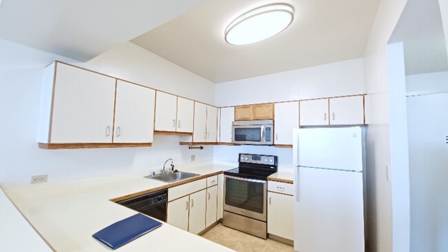 Foto del edificio - 6363 Christie Ave