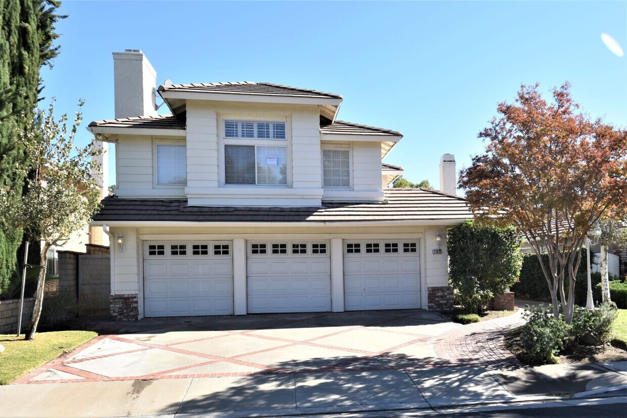 Primary Photo - 21841 Agajanian Ln