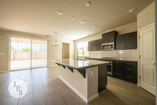Foto del edificio - Brand New Clovis Home, 4BR/3BA, With Solar...