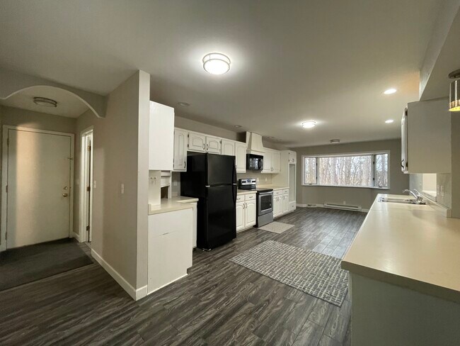 Building Photo - 5341 Bees Ln