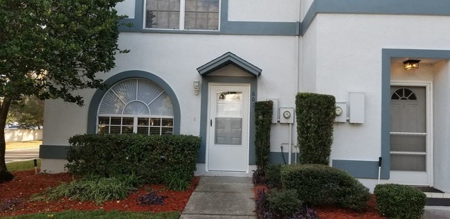 Building Photo - 601 Bainbridge Dr