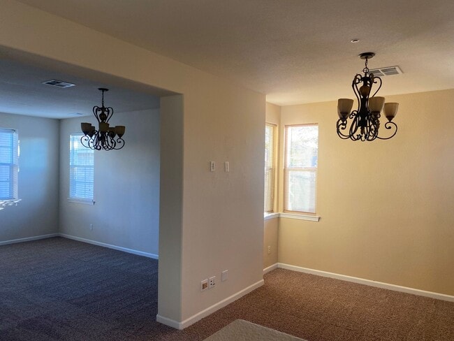 Building Photo - LARGE BEAUTIFUL HOME IN THE SONATA "GATED ...