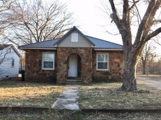Primary Photo - 317 W Chicago St