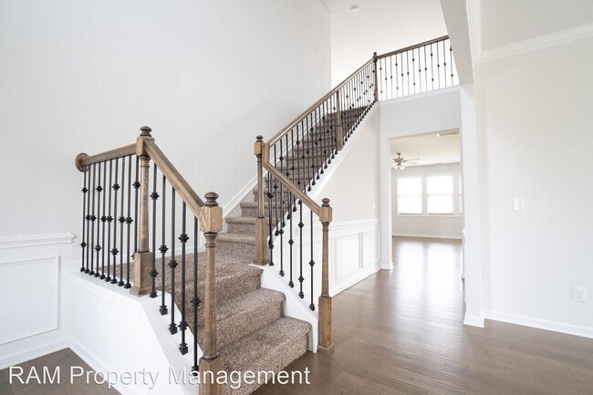 Building Photo - 5 br, 3 bath House - 1309 Sylvan Park