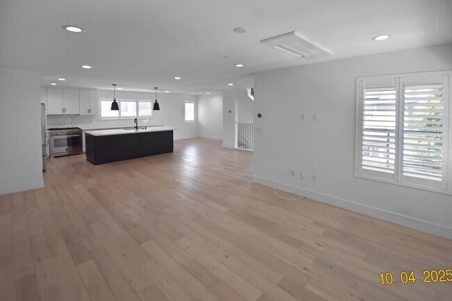 Foto del edificio - LuxurSmart Townhome with Solar | 3 Bed | 3.5 Bath | Built in 2021 | Walk to Sprouts/Dining