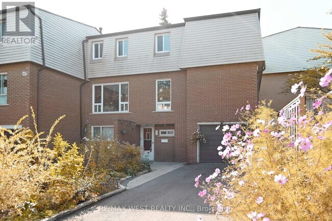 Building Photo - 3175 Kirwin Ave