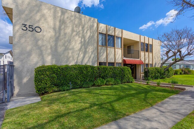 Building Photo - 350 S Sierra Madre Blvd