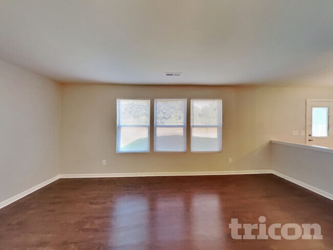 Foto del edificio - 963 Bitting Hall Cir