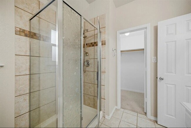 Foto del edificio - 1337 Red River Dr