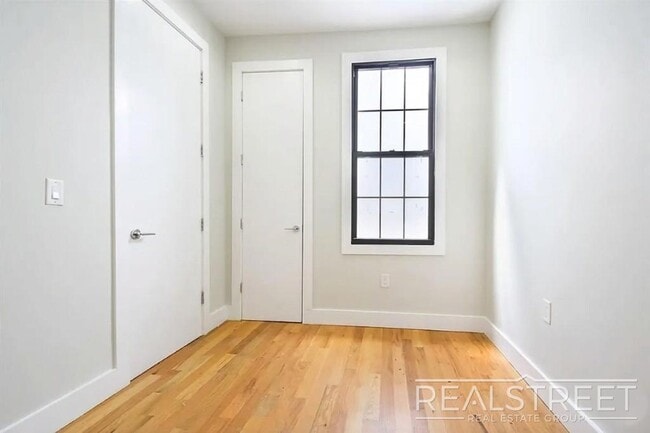 Building Photo - Greene Avenue