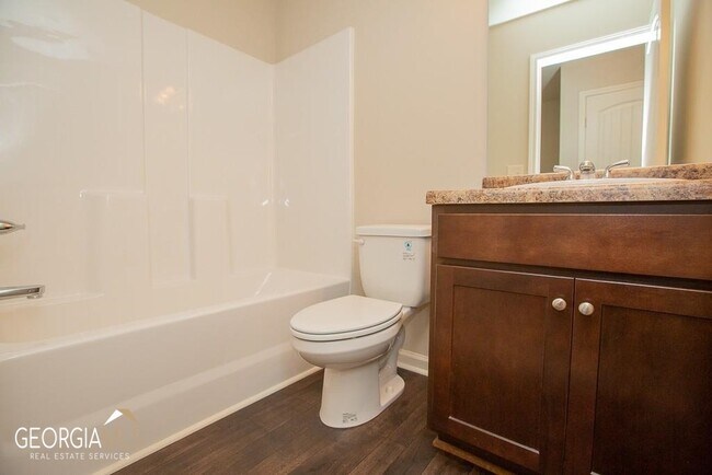 Foto del edificio - 370 Turtle Creek Dr