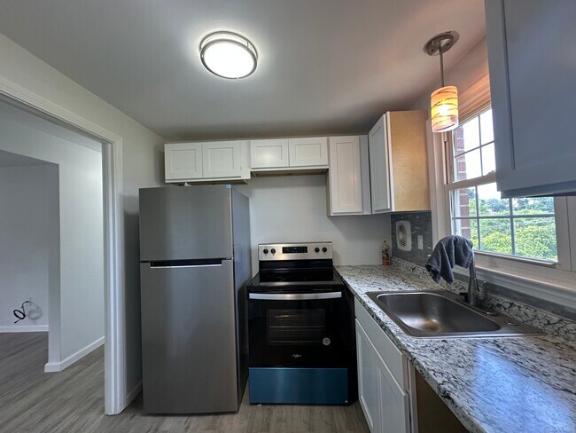 Foto del edificio - 43 Brewster Rd