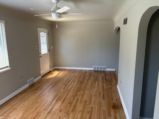 Foto del edificio - 3329 Benton St