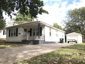 Building Photo - 1221 N Louisa Ave