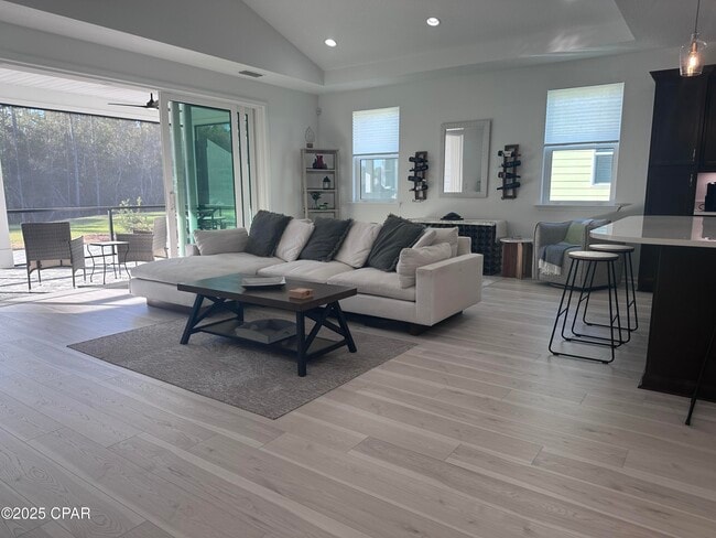 Building Photo - 9259 Paradise Dr