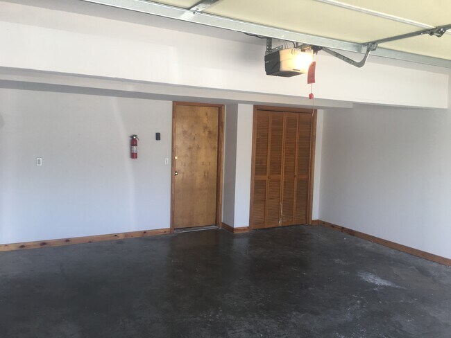Foto del edificio - 2509 Crestline Cir