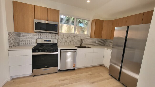 Building Photo - 2112 Ashby Ave