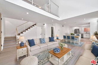 Building Photo - 843 4th St