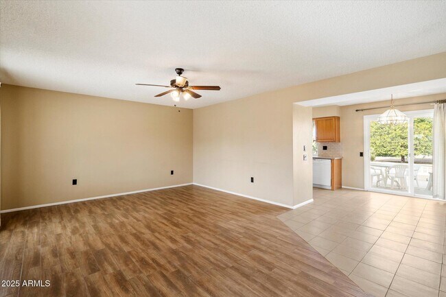 Foto del edificio - 10528 W Tumblewood Dr